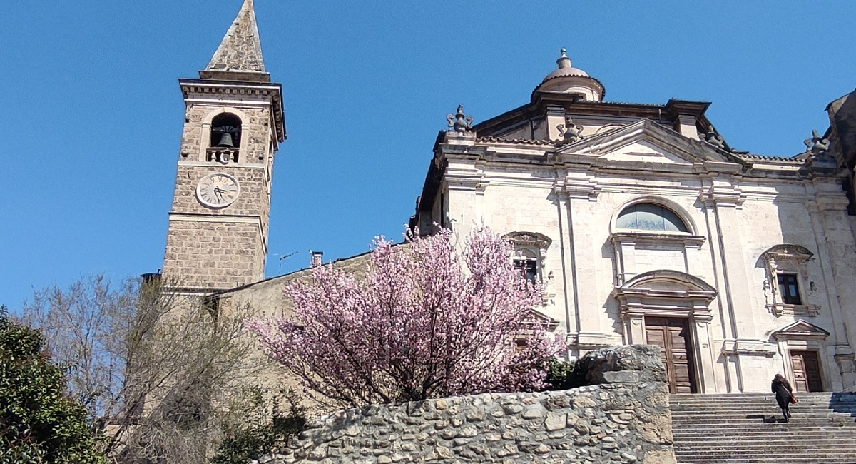 Facade of Santissima Trinità, Popoli