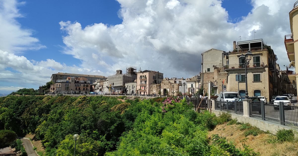 Clifftop, Vasto