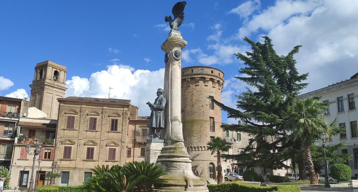 Statue of Gabriele Rossetti in Vasto
