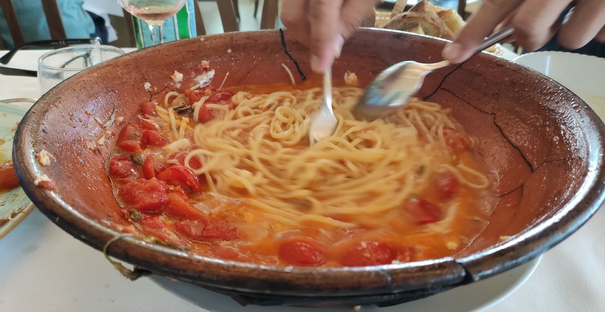 Brodo di pesce, fish soup with pasta