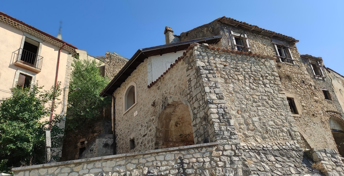 City gate called Porta Renovata, Cocullo