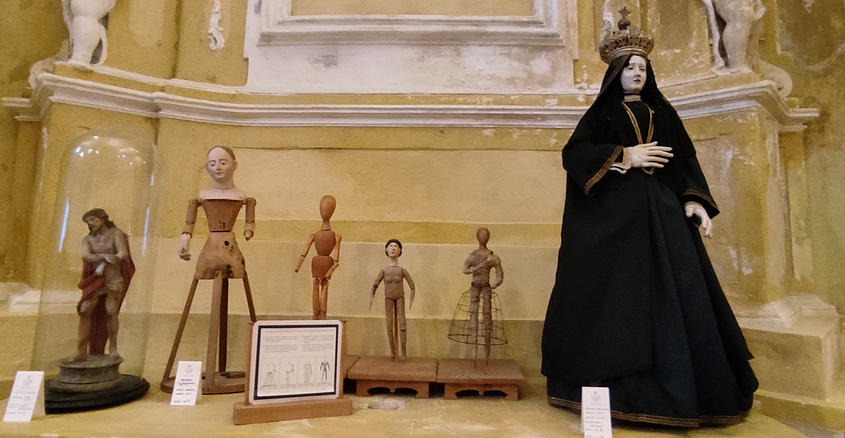 religious statuettes, civic museum, Città Sant'Angelo.