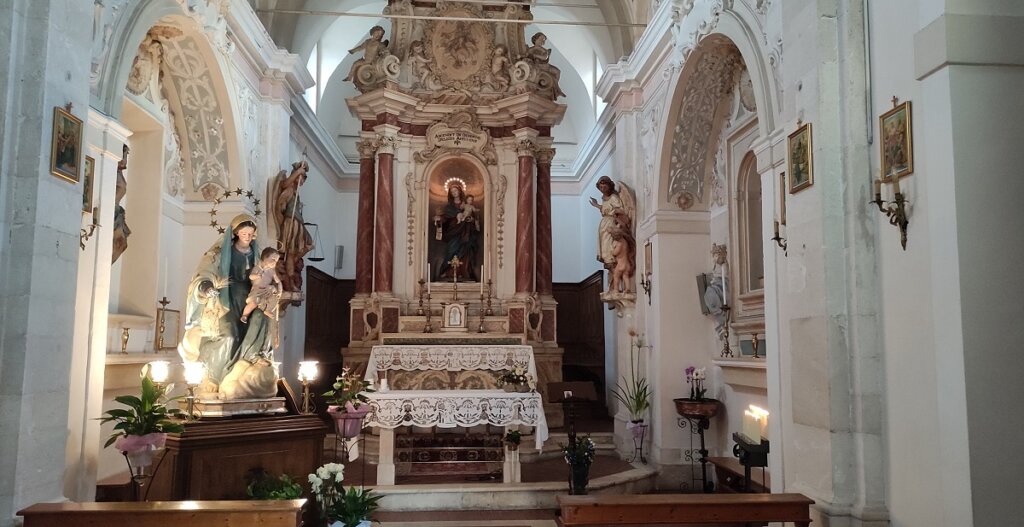 Interior of church, Madonna del Carmelo