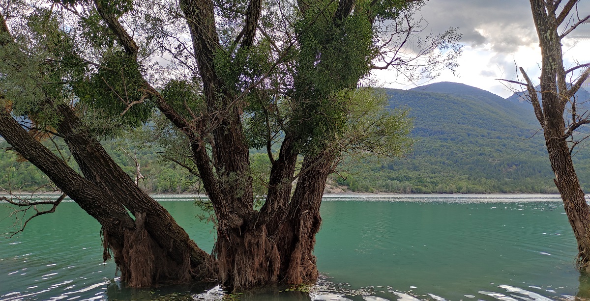 Lago Barrea and mountains beyond