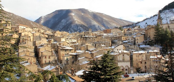 Scanno with snow