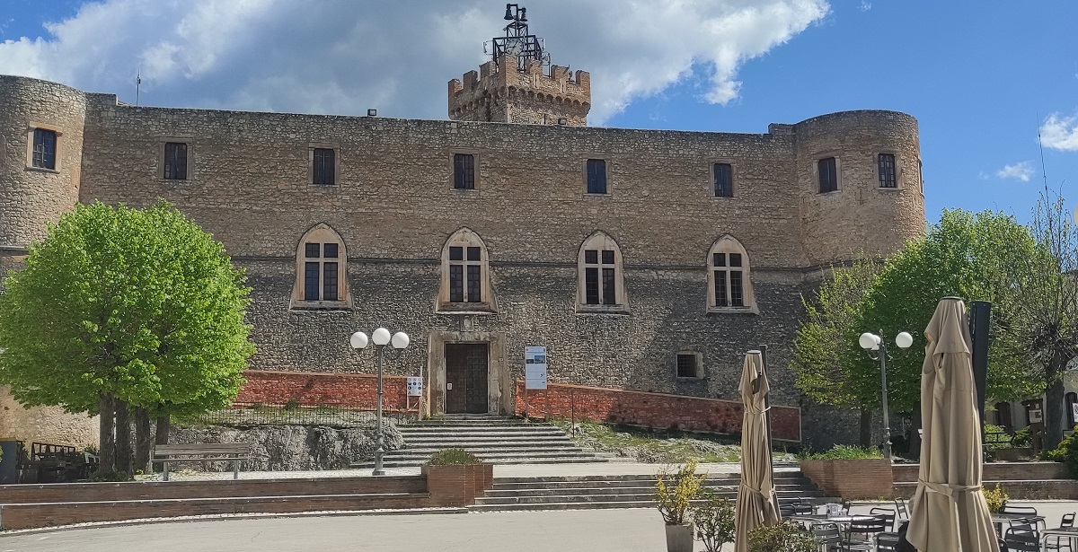 Castello Piccolomini, Capestrano