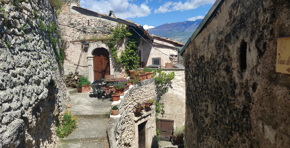 Street view, Capestrano