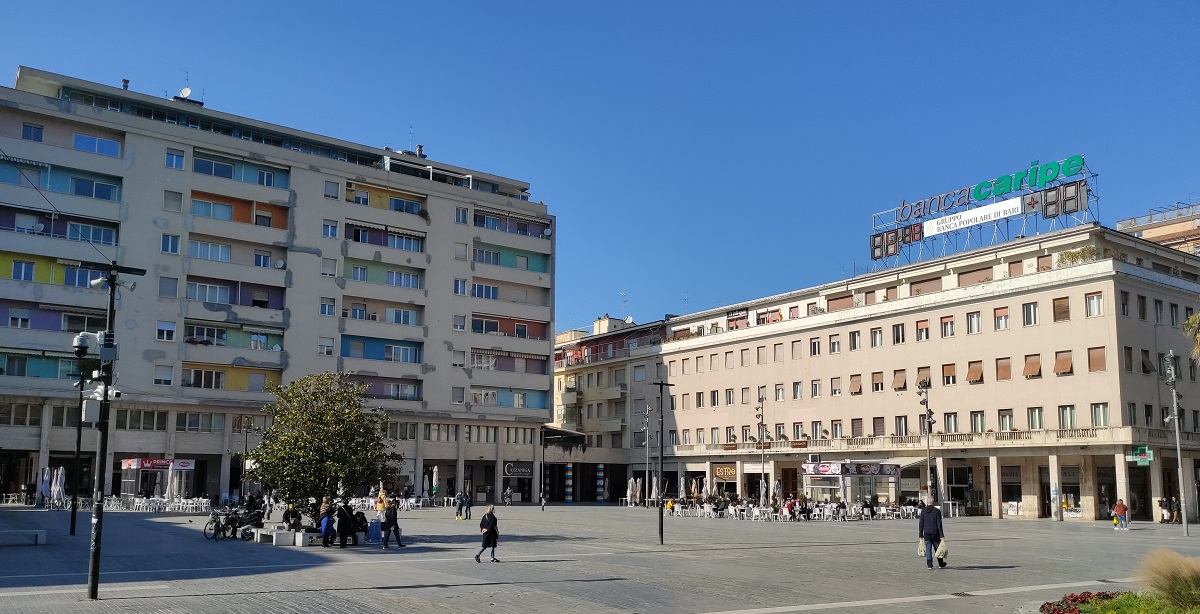 Piazza della Rinascita, Pescara, or Piazza Salotto