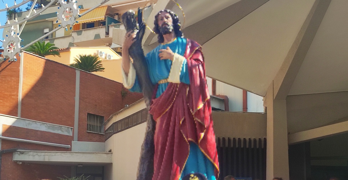 The statue of Sant'Andrea borne aloft outside the church of Sant'Andrea, Pescara