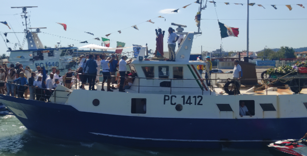 Boat carrying statue of Sant'Andrea