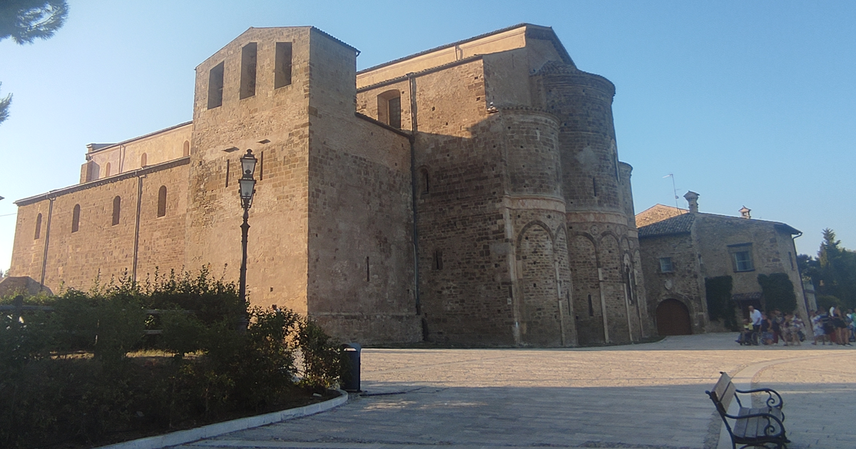 Eastern approach to the abbey