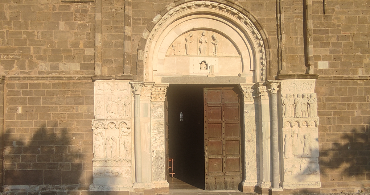 Portale della Luna, San Giovanni in Venere