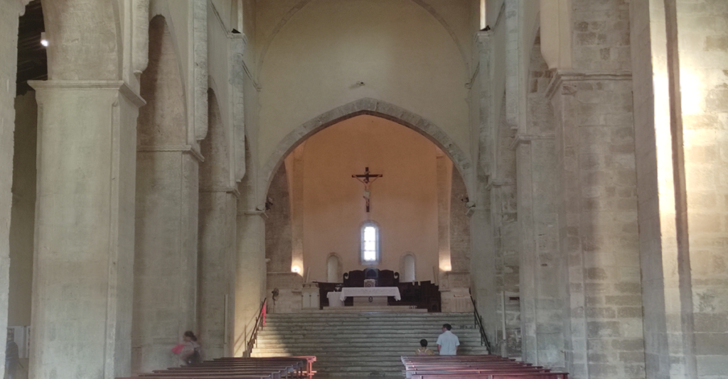 San Giovanni in Venere, interior
